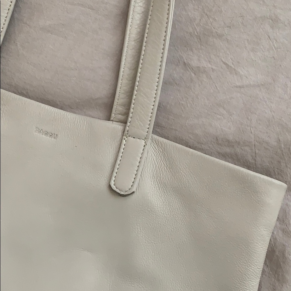 BAGGU Lambskin Leather Tote in Cream